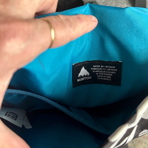 Burton Taylor Backpack B+W X design Zipper pocket key ring Divided inside pocket - Picture 4 of 6